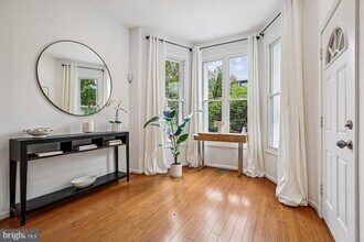 13 R St NE in Washington, DC - Building Photo - Building Photo