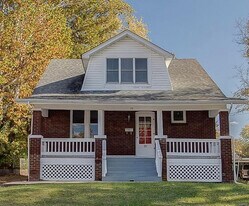 20 S 10th St in Belleville, IL - Building Photo