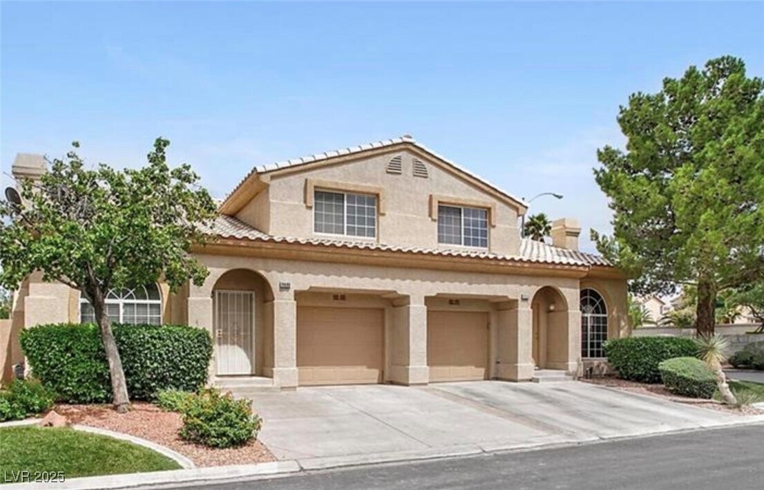 9688 Gunsmith Dr in Las Vegas, NV - Building Photo