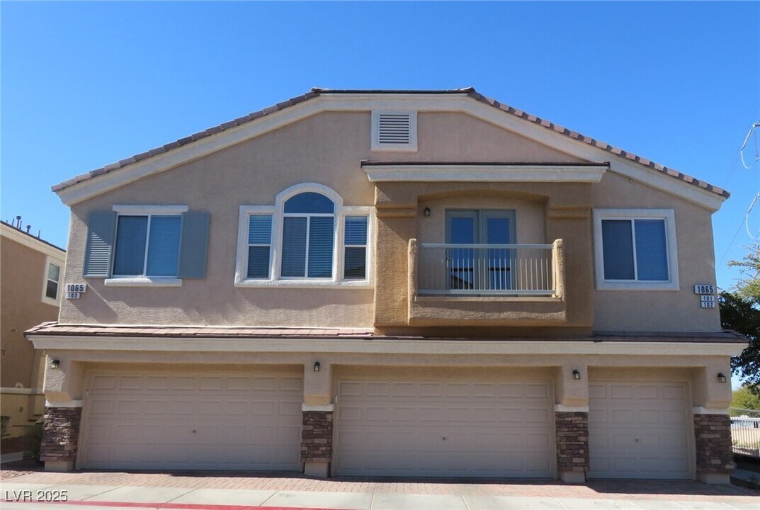 1065 Pleasure Ln in Henderson, NV - Building Photo