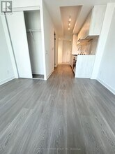 8-1708 Wellesley St W in Toronto, ON - Building Photo - Building Photo