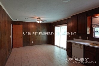 4304 Allen St in Greenwood, FL - Building Photo - Building Photo