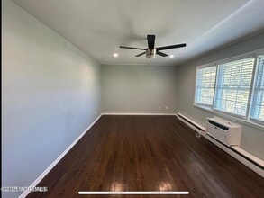 364 Westwood Ave, Unit 16 in Long Branch, NJ - Foto de edificio - Building Photo