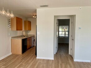 5011 Starfish Dr SE in St. Petersburg, FL - Building Photo - Building Photo