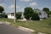 Lake Blue Mobile Home Park in Auburndale, FL - Foto de edificio - Building Photo