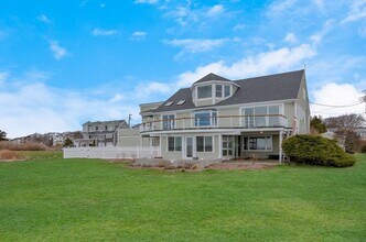 7 Anawan Rd in Mattapoisett, MA - Building Photo - Building Photo
