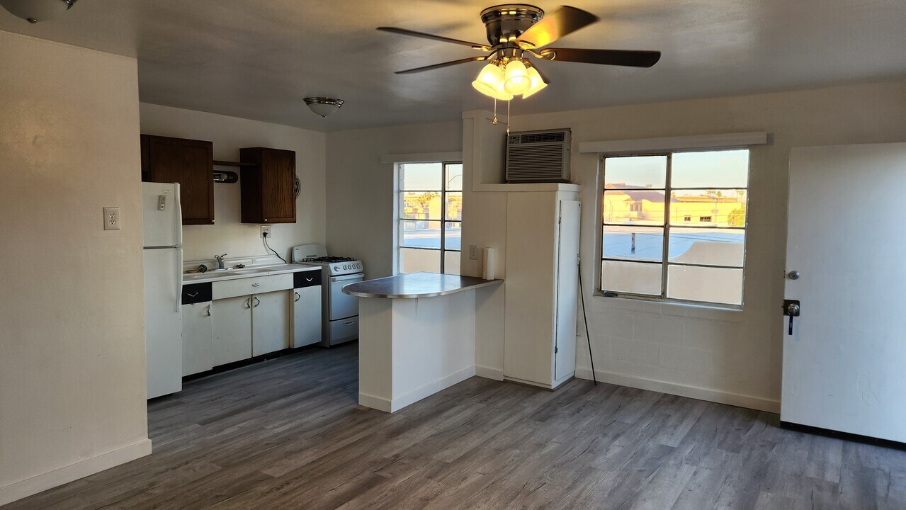 220 1/2 S Madison Ave in Yuma, AZ - Building Photo