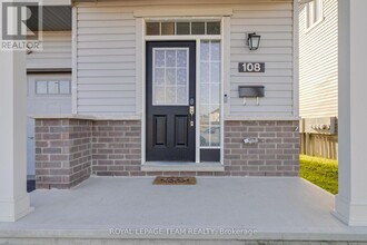 108 Main Halyard Ln in Ottawa, ON - Building Photo - Building Photo