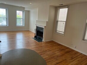 900 N Ashland Ave, Unit 2 in Chicago, IL - Building Photo - Building Photo