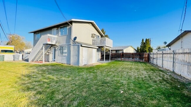 409 Benham St in Richland, WA - Building Photo - Building Photo