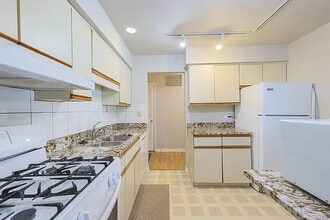 5200 Carriage Way Dr in Rolling Meadows, IL - Building Photo - Building Photo