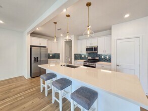 1707 Silverberry Wy in Oceanside, CA - Foto de edificio - Building Photo