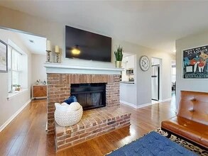 2310 Rutger St, Unit Apt E in St. Louis, MO - Foto de edificio - Building Photo