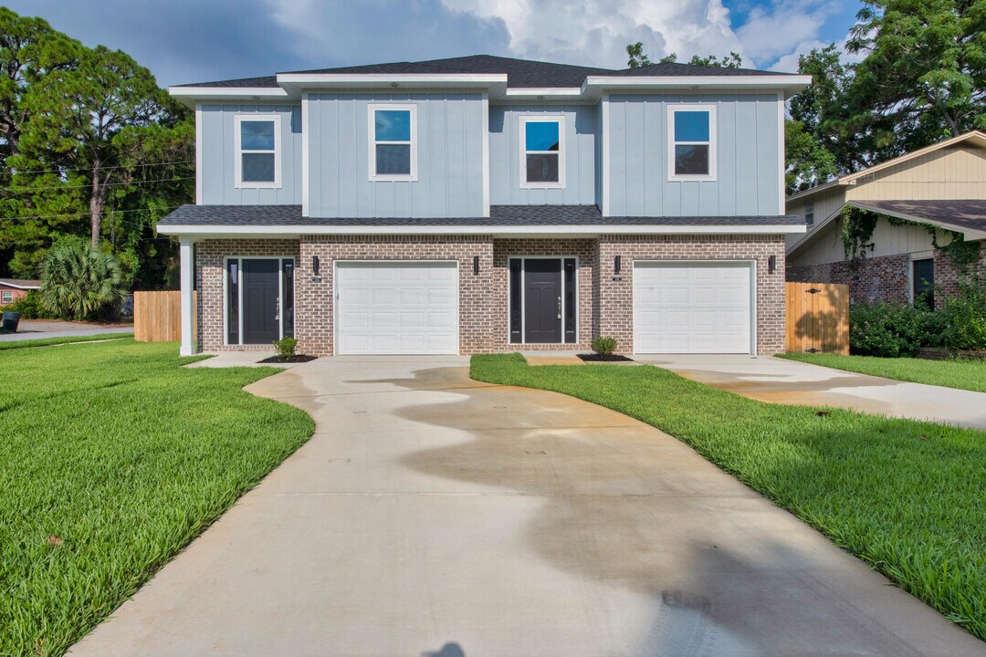 30 Harbeson Ave NE in Fort Walton Beach, FL - Building Photo