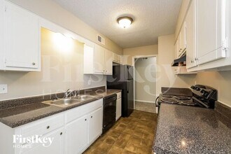4299 Crescent Park Dr in Memphis, TN - Building Photo - Building Photo