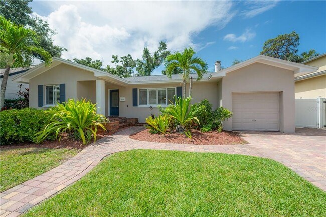 property at 4620 W Beach Park Dr