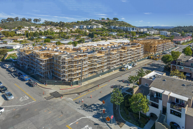 Villa Serena in San Marcos, CA - Foto de edificio - Building Photo