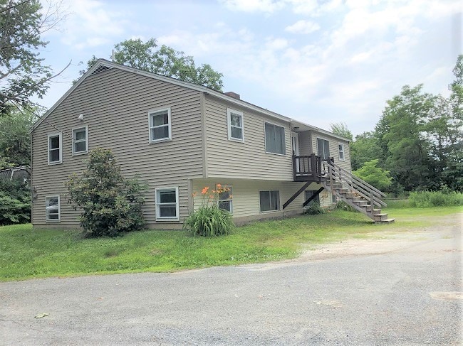 6 Cassidy Ln, Unit A in Orono, ME - Foto de edificio