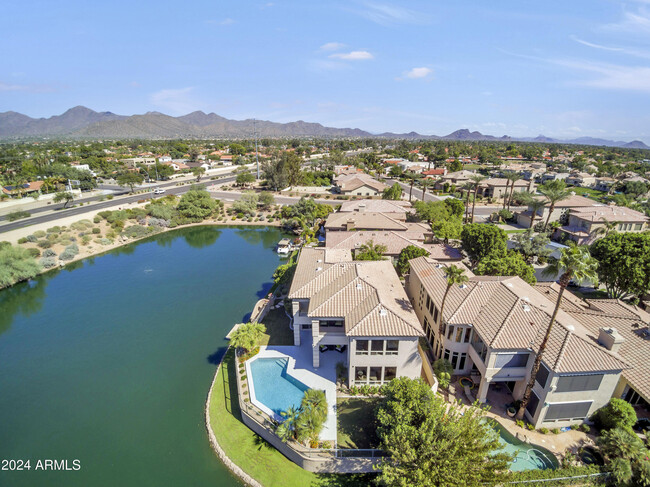 10172 E Cochise Dr in Scottsdale, AZ - Foto de edificio - Building Photo