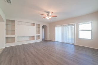 10828 W Swayback Pass in Peoria, AZ - Building Photo - Building Photo
