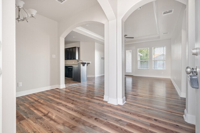 6008 Ridge View St in Midland, TX - Foto de edificio - Building Photo