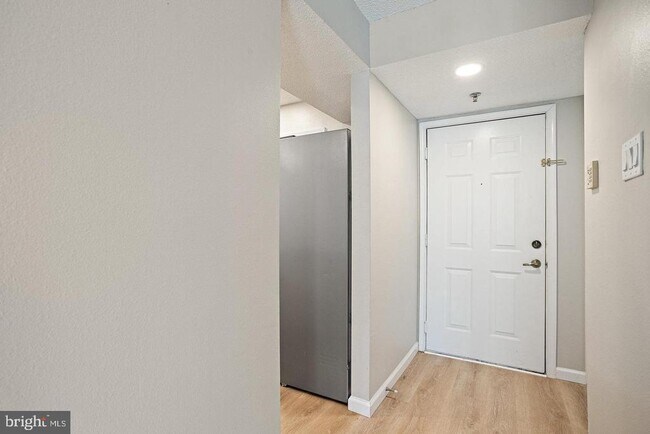 1504 Lincoln Way in McLean, VA - Building Photo - Building Photo