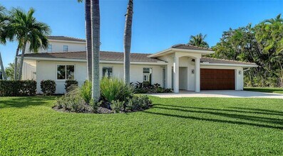 690 Old Compass Rd in Longboat Key, FL - Building Photo - Building Photo