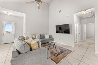 6620 Janes Ranch Rd in Austin, TX - Building Photo - Building Photo