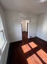 9714 Mt Auburn Ave-Unit -Unit #2 in Cleveland, OH - Building Photo - Building Photo
