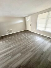 7936 Pineapple Ln in Port Richey, FL - Foto de edificio - Building Photo