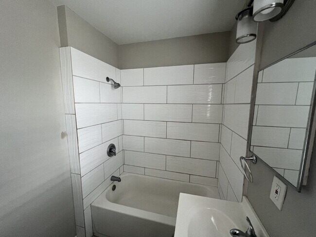 103 Thomas Jefferson Dr in San Antonio, TX - Building Photo - Building Photo