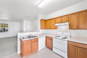 Reserve at Norton Shores in Norton Shores, MI - Foto de edificio - Building Photo