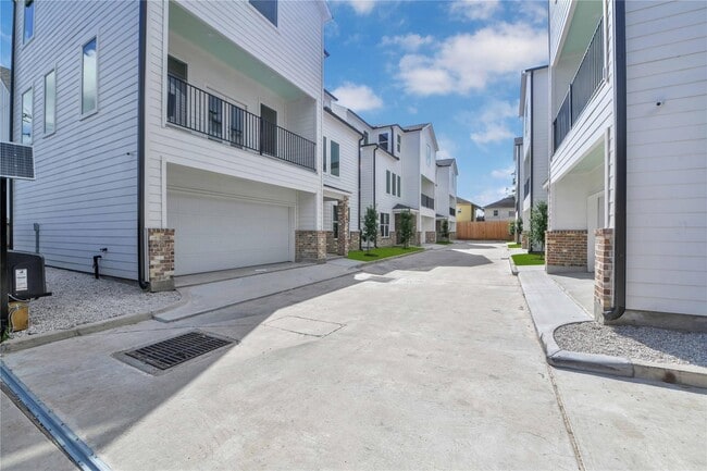 property at 207 Edgewood St