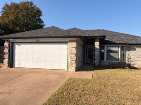 1511 Garrison St in Arlington, TX - Building Photo