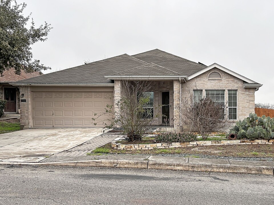 4602 Echo Lake Dr in San Antonio, TX - Building Photo