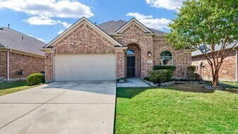 2332 Elm Valley Dr in Little Elm, TX - Building Photo