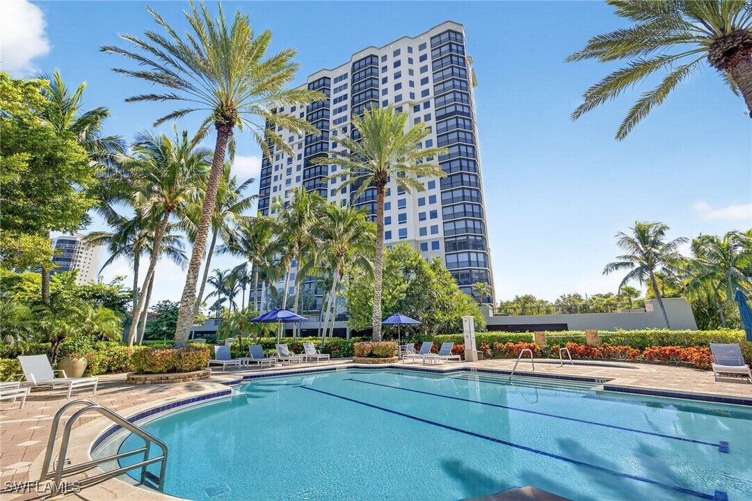 23650 Via Veneto in Bonita Springs, FL - Building Photo