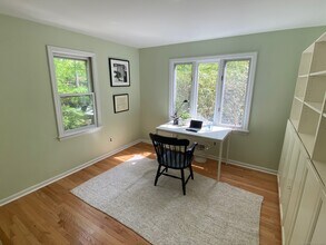 91 Raymond St in Darien, CT - Building Photo - Building Photo