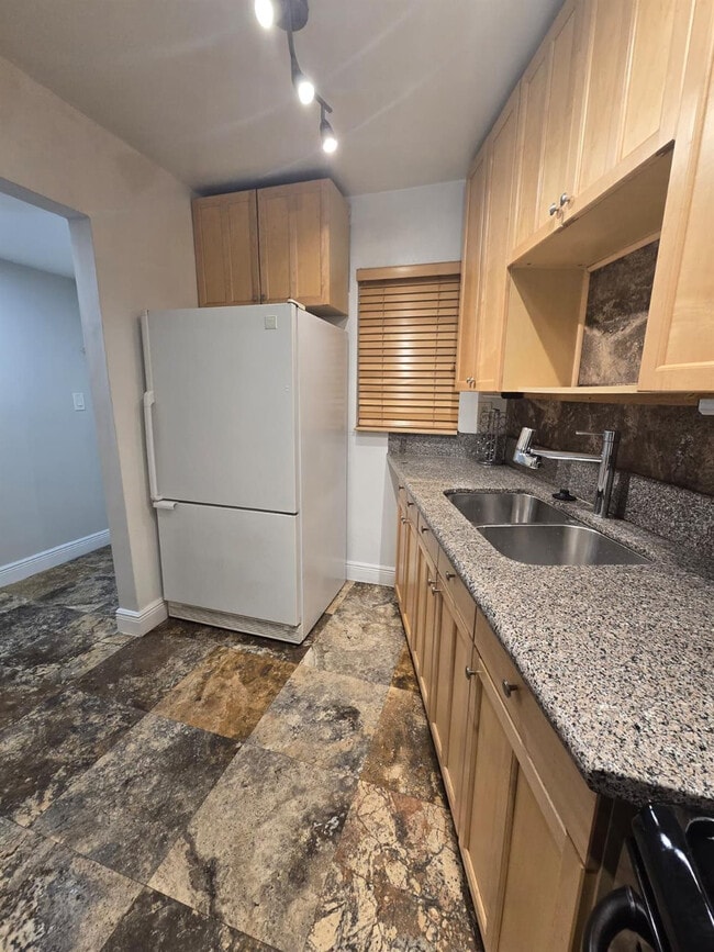 4121 Stirling Rd in Davie, FL - Building Photo - Building Photo