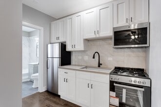 8022 S Ellis Ave in Chicago, IL - Foto de edificio - Building Photo