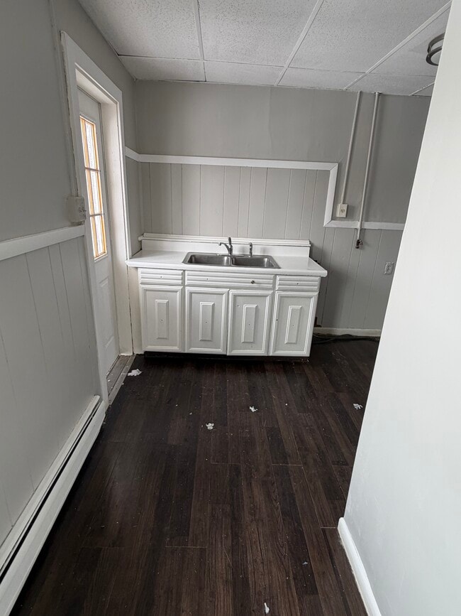 12 Cottage Green, Unit 16 a in Enfield, CT - Foto de edificio - Building Photo