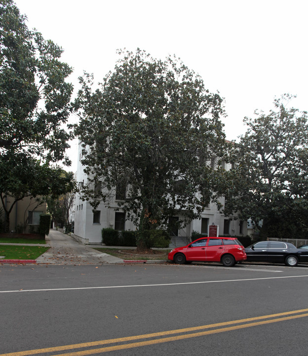 1740 Winona Blvd in Los Angeles, CA - Foto de edificio