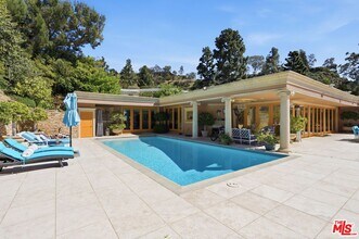 1831 Loma Vista Dr in Beverly Hills, CA - Building Photo - Building Photo