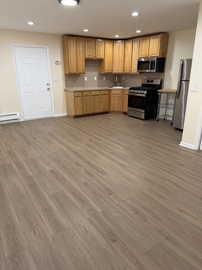 41 Leonard St, Unit First Floor Unit #1 in Jersey City, NJ - Building Photo - Building Photo