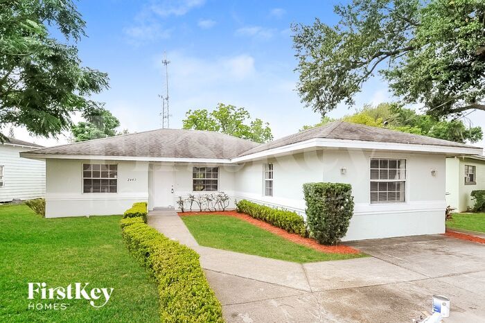 2442 Ave C NW in Winter Haven, FL - Building Photo