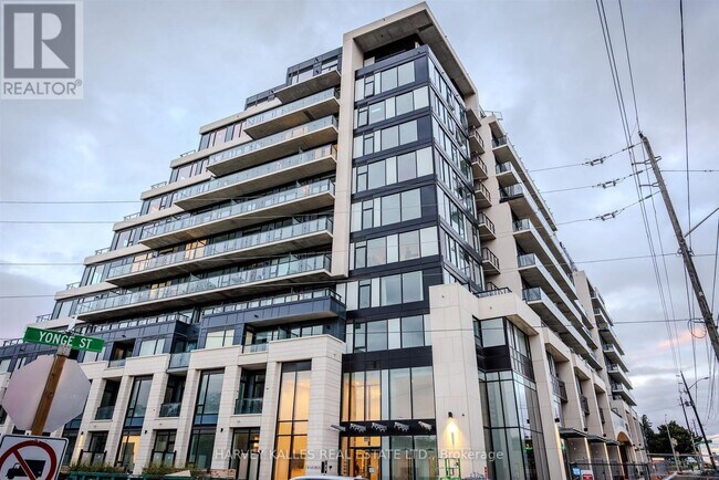 8188 Yonge St in Vaughan, ON - Building Photo - Building Photo