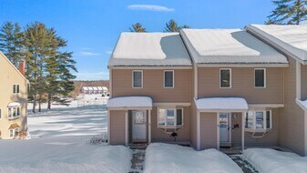21 Vlg W Dr in Bristol, NH - Building Photo