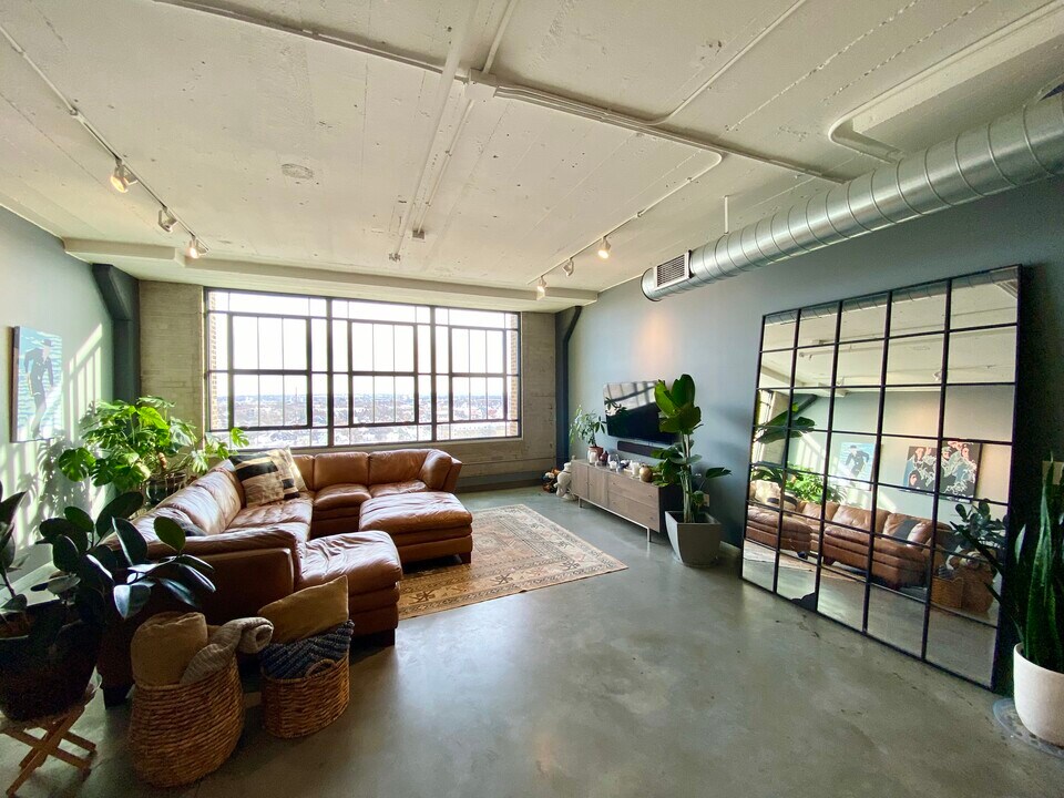 2929 Chicago Ave, Unit 1006 in Minneapolis, MN - Building Photo