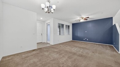 3193 Brynley Ave in Henderson, NV - Foto de edificio - Building Photo