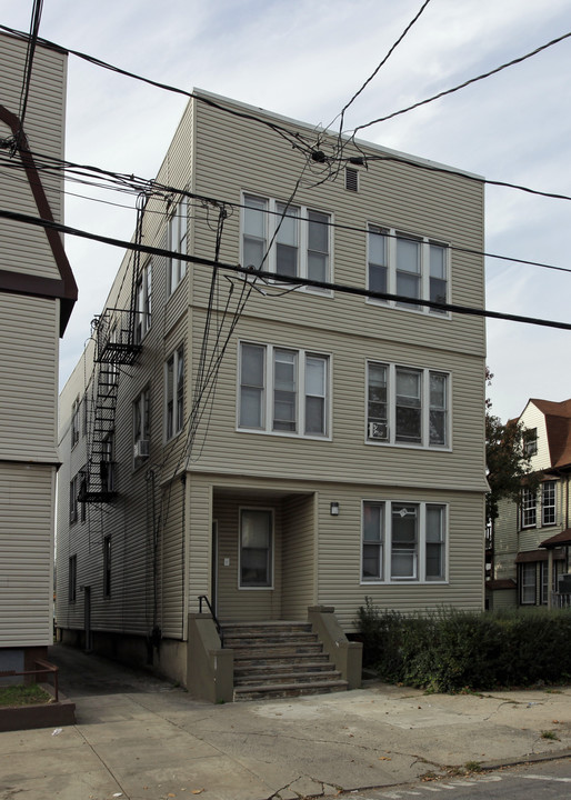 19 Van Nostrand Ave in Jersey City, NJ - Building Photo